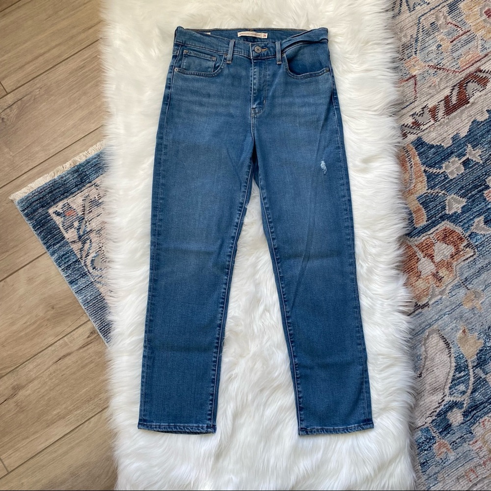 Levi’s Size 28 724 High Rise Straight Crop Jeans Medium Wash with Distressing